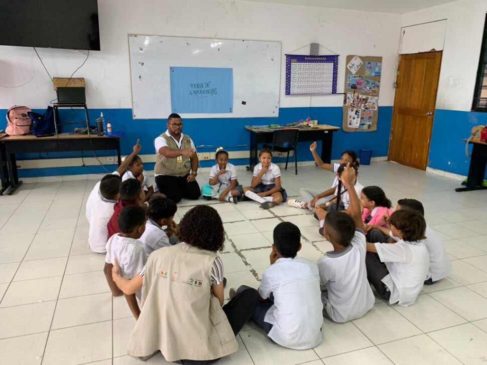 Children in Centro Aprende strategy - school permanence